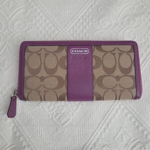 COACH WALLET ACCORDION ZIP AROUND CLASSIC SIGNATURE PRINT FUSCIA 4" X 7.5"